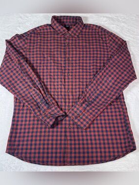 Uniqlo Men’s Large Red Navy Plaid Flannel Long Sleeve Button Down Shirt